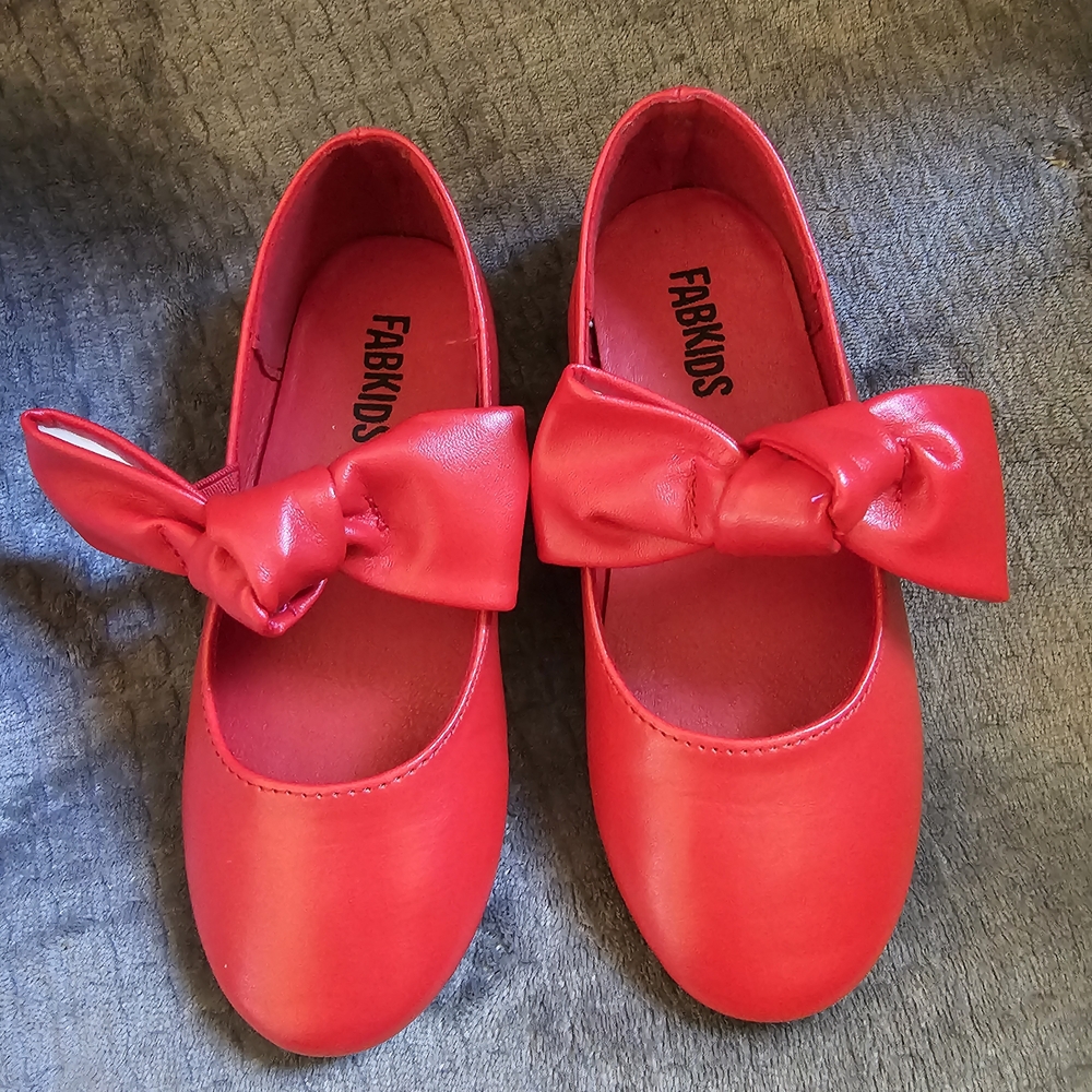 FabKids Bright Red Bow Dress Shoes